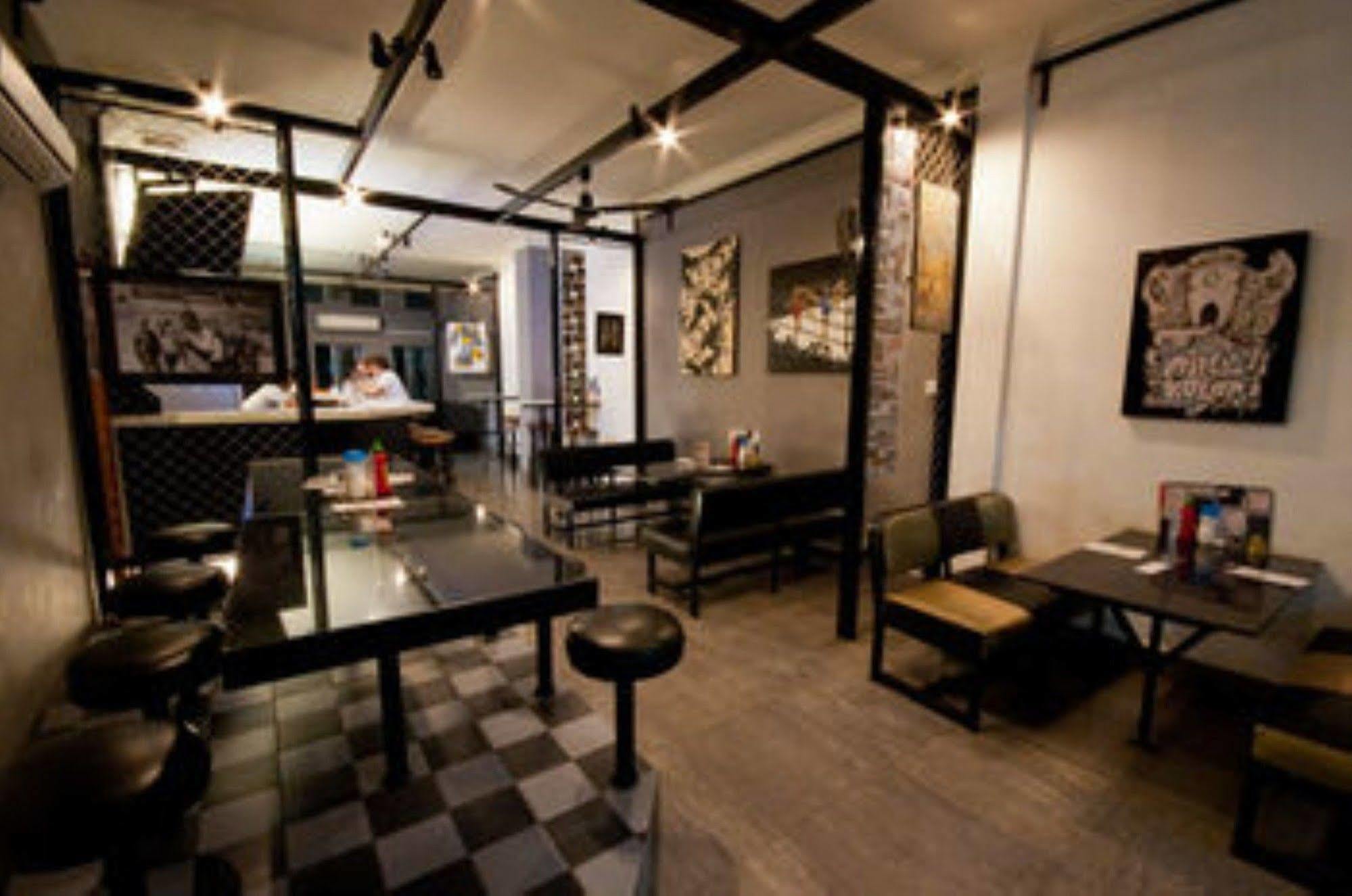 Me Mate Place Phnom Penh Exterior photo